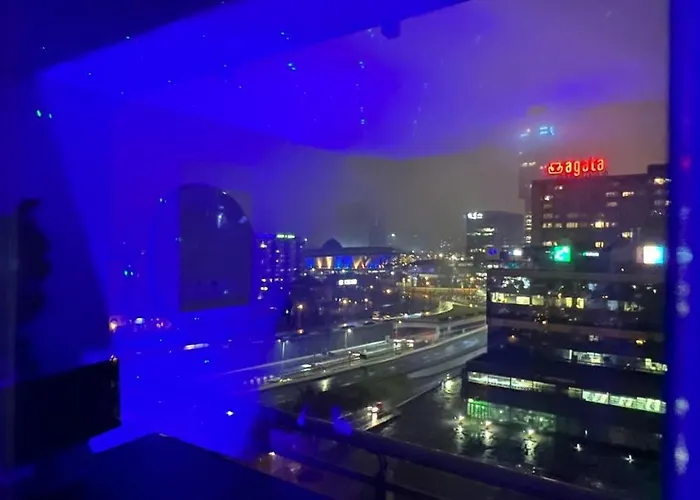 Kato Flat Center Daire